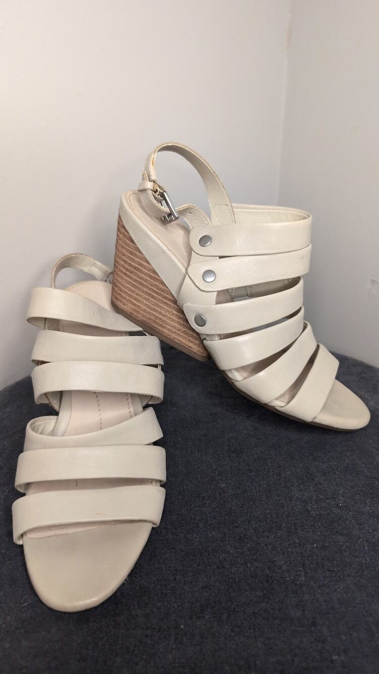 Naya Lassie Ivory Leather Strappy Wedge Sandals Size 7.5 Comfort